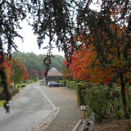 Отель Le Relais De La Haute Sambre Лоб